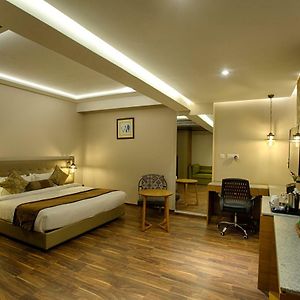 Deluxe Double Room Bath